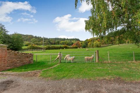 4 bedroom barn conversion to rent, Ross Road, Huntley GL19