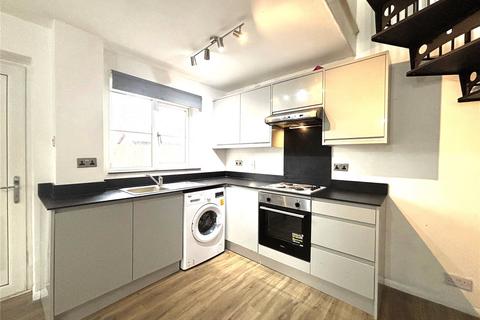 1 bedroom house to rent, Bramley Close, Surrey TW18