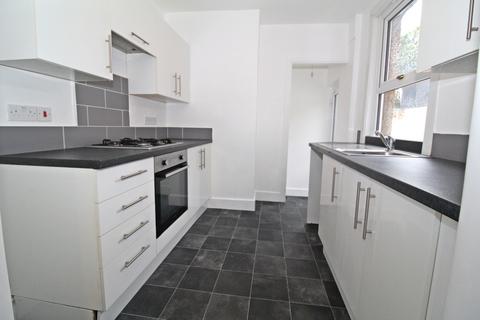 3 bedroom terraced house to rent, Cavendish Avenue,  Gillingham, ME7