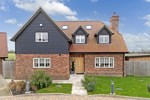 5 bedroom detached house to rent, Fen Gate, Fen Lane, Bulphan, RM14