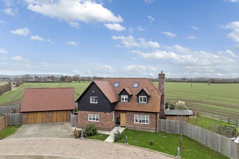 5 bedroom detached house to rent, Fen Gate, Fen Lane, Bulphan, RM14