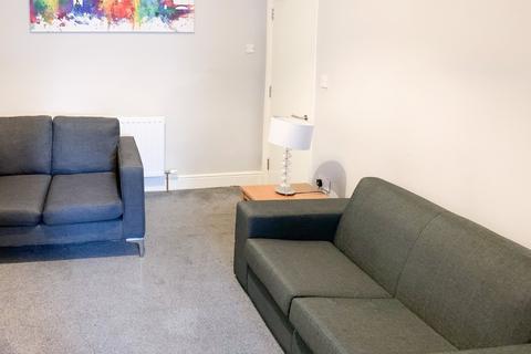 4 bedroom house to rent, High Street, Bristol BS15