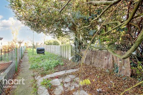 2 bedroom terraced house for sale, Beaver Road, Ashford