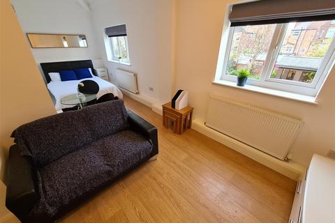 Studio to rent, Brighton Grove, Fallowfield, Manchester