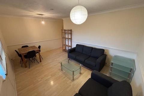 2 bedroom flat to rent, Exeter Court, Wilmslow Road, Manchester