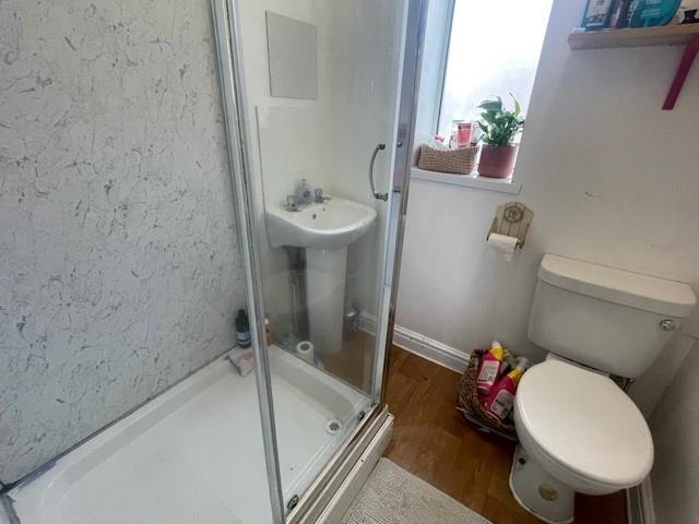 Shower room 2