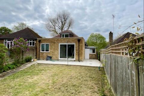 4 bedroom detached bungalow to rent, St. Lawrence Drive, Pinner HA5