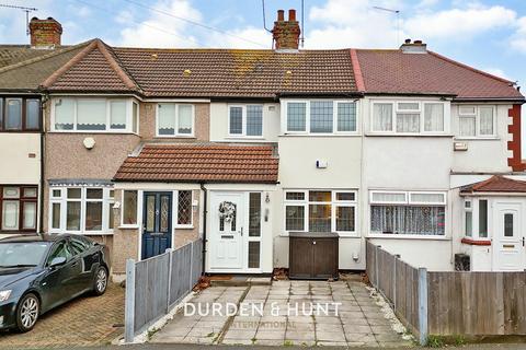 2 bedroom terraced house for sale, Elm Park Avenue, Hornchurch, RM12