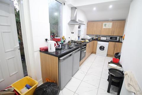 4 bedroom private hall to rent, Brentbridge Road (1), Fallowfield, Manchester