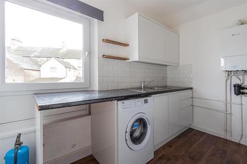 2 bedroom flat to rent, Blaenclydach Street, Cardiff CF11