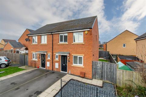 2 bedroom semi-detached house for sale, Crosslands Court, Newcastle Upon Tyne, NE5