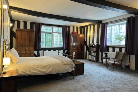The Old House, 32 Bear Hill, Alvechurch, Birmingham, B48 7JX