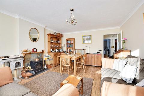 2 bedroom flat for sale, Manor Road, Bexhill-On-Sea