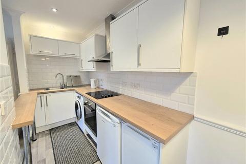 2 bedroom maisonette for sale, Gladstone Road, Farnborough, Kent, BR6