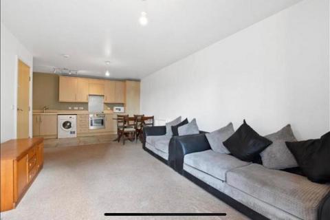 2 bedroom flat to rent, West Drayton, UB7