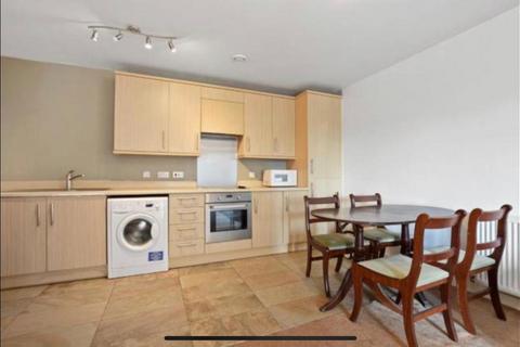 2 bedroom flat to rent, West Drayton, UB7