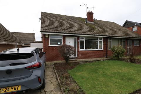 2 bedroom bungalow to rent, Dukes Crescent, Sandbach, CW11