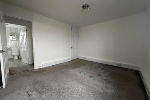 1 bedroom apartment to rent, Little Lullaway, Basildon, SS15
