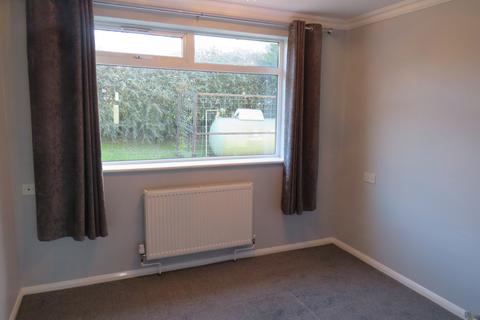 1 bedroom semi-detached bungalow to rent, West Fen Drainside, Frithville PE22