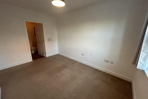 2 bedroom flat to rent, Waterside Gardens, York, YO31