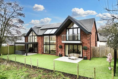 4 bedroom detached house for sale, Stone Road, Hill Chorlton, ST5