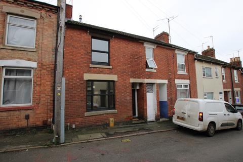 3 bedroom terraced house to rent, Sackville Street, Kettering NN16