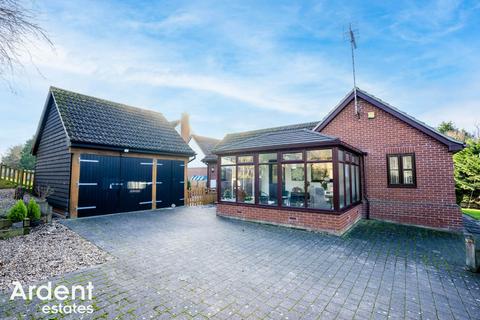 2 bedroom detached bungalow for sale, Nounsley Rd, Nounsley