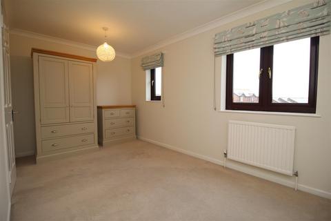 3 bedroom end of terrace house to rent, Harbourside Park, Poole