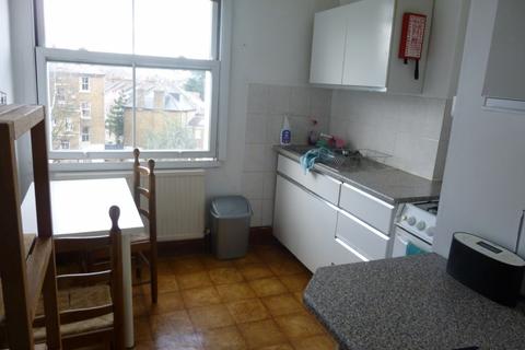 Studio to rent, Tufnell Park, London N7