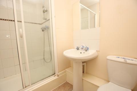 2 bedroom ground floor flat for sale, The Courtyard, Wellington Street, Kettering, NN16