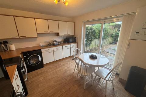 2 bedroom terraced house to rent, Warmwell Close, Poole