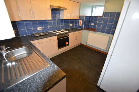 6 bedroom terraced house to rent, Ashville Grove, Hyde Park , Leeds LS6