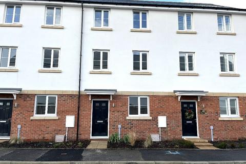 3 bedroom townhouse to rent, Vixen Tor Road, Tavistock PL19