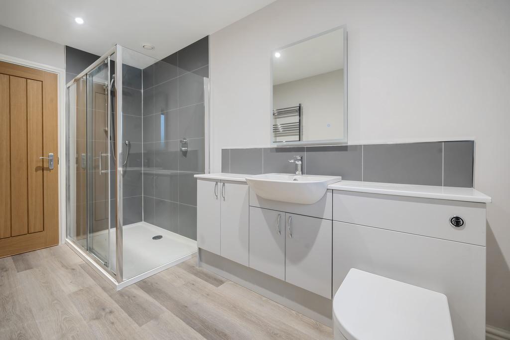 En-Suite Shower Room to Bedroom 1