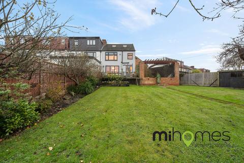 3 bedroom end of terrace house for sale, Windsor Drive, Barnet