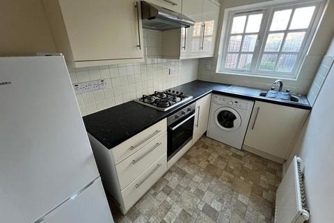 2 bedroom terraced house to rent, Saddlers Place, Royston SG8