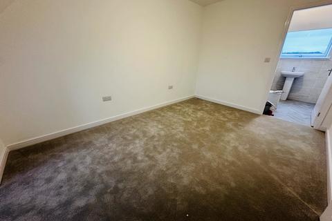 3 bedroom townhouse to rent, Daisy Drive, Darwen BB3