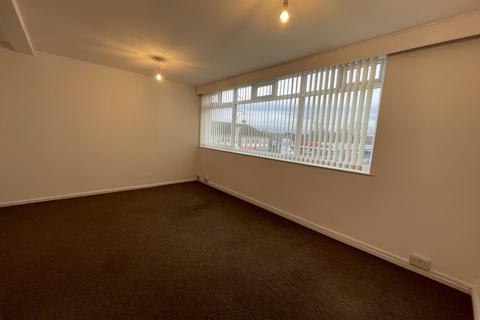 2 bedroom apartment to rent, Woodford Road, Bramhall