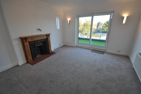 2 bedroom flat to rent, Bailey Road, Leigh-on-Sea