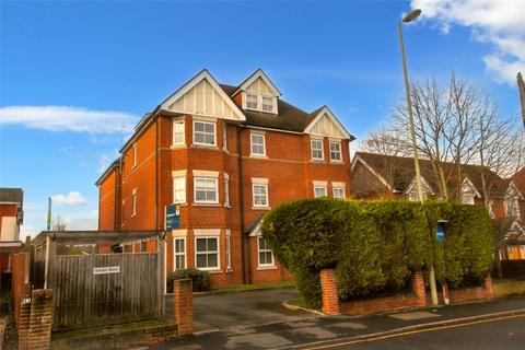 2 bedroom flat for sale, Claremont Avenue, Woking GU22