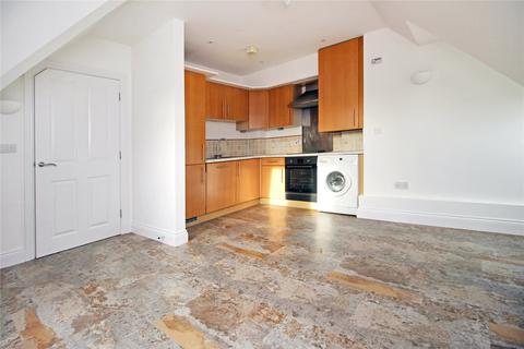 2 bedroom flat for sale, Claremont Avenue, Woking GU22