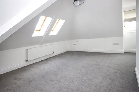 2 bedroom flat for sale, Claremont Avenue, Woking GU22