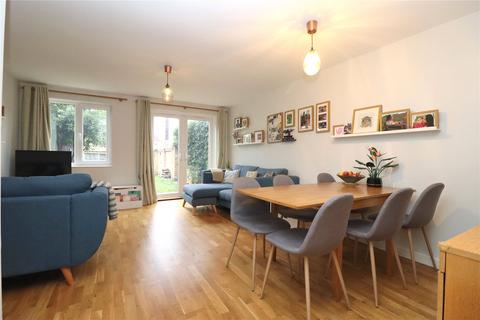 3 bedroom end of terrace house for sale, Venton Close, Woking GU21