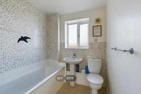 2 bedroom apartment to rent, Axholme Court, Victoria Dock, HU9 1PN