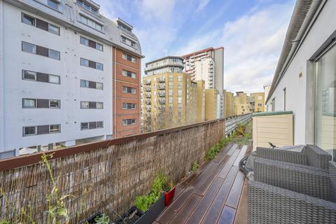 3 bedroom flat for sale, Hutchings Wharf, Canary Wharf, London, E14