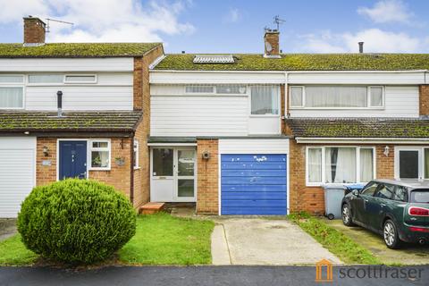 3 bedroom terraced house to rent, Falstaff Close, Eynsham