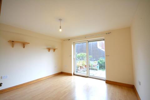 3 bedroom terraced house to rent, Corinthian Court, West Hill Road, Cowes