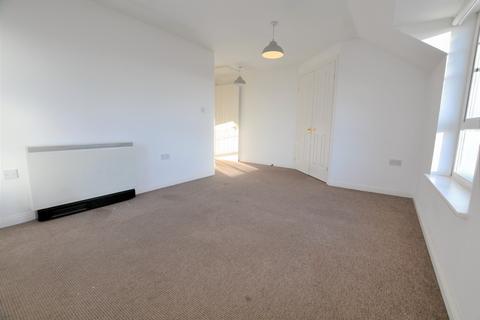 2 bedroom flat to rent, Rutherford Close, Hillingdon