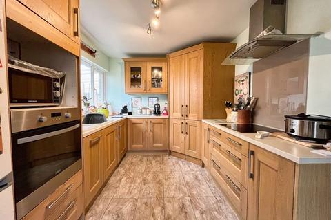 245 Delffordd, Rhos, Swansea, SA8 3EP