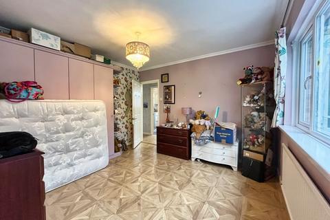 245 Delffordd, Rhos, Swansea, SA8 3EP